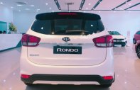 Kia Rondo 2.0 GAT Delu 2019 - Bán ô tô Kia Rondo 2.0 GAT Delu đời 2019, màu trắng giá 669 triệu tại Thanh Hóa