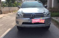 Toyota Fortuner 2009 - Bán xe Toyota Fortuner năm sản xuất 2009, màu bạc số sàn giá 555 triệu tại Quảng Bình