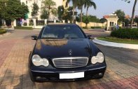 Mercedes-Benz C class c200 2004 - Cần bán xe Mercedes c200 sản xuất năm 2004, màu đen, nhập khẩu nguyên chiếc còn mới giá 186 triệu tại Tp.HCM