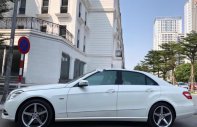 Mercedes-Benz E class 2012 - Cần bán xe Mercedes-Benz E class E250 năm 2012, màu trắng, 885 triệu giá 885 triệu tại Hà Nội