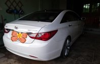 Hyundai Sonata 2011 - Cần bán gấp Hyundai Sonata 2.0 AT đời 2011, màu trắng, nhập khẩu chính hãng giá 550 triệu tại Quảng Ngãi