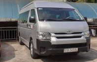 Toyota Hiace 3.0 2017 - Cần bán Toyota Hiace 3.0 sản xuất năm 2017, màu bạc, xe nhập giá 720 triệu tại Tp.HCM