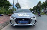 Hyundai Elantra  1.6 AT 2018 - Cần bán lại xe Hyundai Elantra 1.6 AT 2018, màu bạc giá cạnh tranh giá 535 triệu tại An Giang