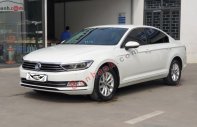 Volkswagen Passat 2017 - Bán Volkswagen Passat đời 2017, màu trắng, nhập khẩu nguyên chiếc giá 950 triệu tại Quảng Ninh