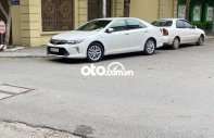 Cần bán gấp Toyota Camry 2.0E đời 2018, màu trắng chính chủ giá 790 triệu tại Vĩnh Phúc