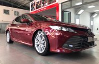 Toyota Camry AT 2019 - Bán Toyota Camry AT sản xuất 2019, màu đỏ, xe nhập giá 1 tỷ 78 tr tại Tp.HCM