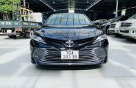 Toyota Camry AT 2020 - Bán xe Toyota Camry AT sản xuất năm 2020, xe màu đen, cực sang và mới, có trả góp giá 1 tỷ 180 tr tại Tp.HCM