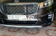 Kia Sedona 2018 - Cần bán xe Kia Sedona sản xuất năm 2018, màu đen giá 872 triệu tại Bình Phước