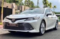 Cần bán xe Toyota Camry 2.5Q sản xuất 2022, màu trắng, xe nhập giá 1 tỷ 349 tr tại Tp.HCM