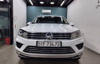 Volkswagen Touareg 2016 - Cần bán lại xe Volkswagen Touareg GP 3.6AT sản xuất năm 2016, màu trắng, nhập khẩu nguyên chiếc giá 1 tỷ 400 tr tại Tp.HCM