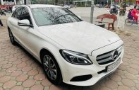 Cần bán xe Mercedes C200 2.0AT sản xuất năm 2017, màu trắng giá 1 tỷ 115 tr tại Hà Nội