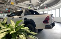 Cần bán gấp Toyota Hilux 2.8G AT sản xuất 2021, màu trắng, nhập khẩu  giá 990 triệu tại Hà Nội
