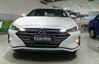 Bán xe Hyundai Elantra sản xuất năm 2022, màu trắng  giá 679 triệu tại Tp.HCM
