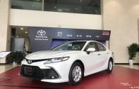 Toyota Camry 2021 - Xe mới, duy nhất 1 xe, giá chỉ 1.010tr, hỗ trợ trả góp, tặng bảo hiểm thân vỏ, gói phụ kiện chính hãng giá 1 tỷ 10 tr tại Bắc Ninh
