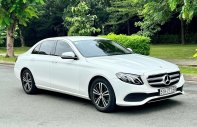 Mercedes-Benz E180 2020 - Độc nhất - Trắng, nội thất nâu nguyên bản hãng - Siêu lướt - Bao check hãng giá 1 tỷ 659 tr tại Bình Dương