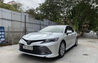 Toyota Camry 2020 - Bán xe màu trắng giá 920 triệu tại Hà Nội