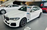 BMW 520i 2023 - Xe giao ngay, ưu đãi tiền mặt hấp dẫn đầu năm mới, tặng kèm bộ quà tặng phụ kiện full theo xe giá 2 tỷ 639 tr tại Nghệ An