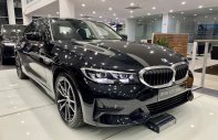 BMW 320i 2022 - Sẵn Xe Giao Ngay - Ưu Đãi Tiền Mặt - Dịch Vụ Hậu Mãi giá 1 tỷ 319 tr tại Hà Nội