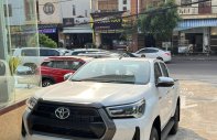 Toyota Hilux 2023 - Giao xe ngay giá 860 triệu tại Bình Định