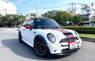 Mini Cooper 2006 - 1.6 nhập 2007 máy Turbo rất mạnh mẽ, ít hao xăng 9 lít/100km - Xe hai màu, full đồ chơi cao cấp giá 390 triệu tại Tp.HCM