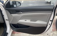 Hyundai Elantra gls 2016 - Cần bán gấp Hyundai Elantra gls đời 2016, màu bạc, giá tốt giá 415 triệu tại Tp.HCM