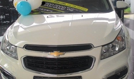 Chevrolet Cruze 2016 - Cần bán lại xe Chevrolet Cruze đời 2016, màu trắng, xe nhập, giá chỉ 686 triệu
