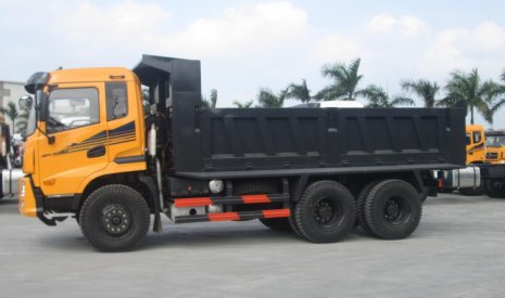 JRD 2015 - Công ty đang có sẵn 1 xe ben 7T8 7,8 tấn = xe tự đổ 7t8 7,8 tấn 2 cầu giá tốt nhất
