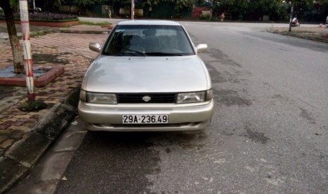 Nissan Sentra 1992 - Cần bán xe Nissan Sentra đời 1992, màu bạc, nhập khẩu nguyên chiếc