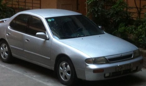Nissan Altima 1993 - Cần bán lại xe Nissan Altima sản xuất 1993, màu bạc