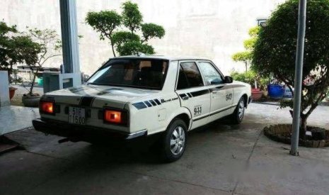 Toyota Carina 1980 - Cần bán Toyota Carina đời 1980, màu trắng chính chủ
