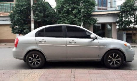 Hyundai Verna 2008 - Bán Hyundai Verna đời 2008, màu bạc, 220tr