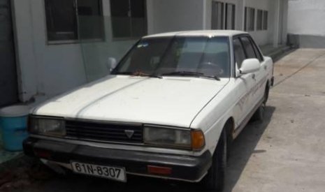 Nissan Serena 1988 - Thanh lý xe Nissan Serena đời 1988, màu trắng