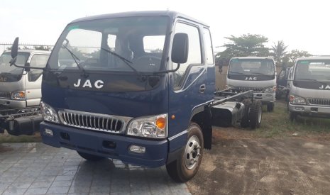 Xe tải 1000kg 2017 - Bán xe tải Jac 7 tấn 25 thùng bạt trả góp 80%, lãi suất thấp, trong 5 năm
