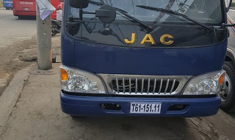 Xe tải 2500kg JAC 2018 - Bán xe tải Jac 2,4 tấn đời 2017, thùng dài 3m7, trả góp 90% toàn quốc