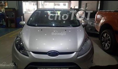 Ford Fiesta S 2012 - Bán ô tô Ford Fiesta S đời 2012, màu bạc