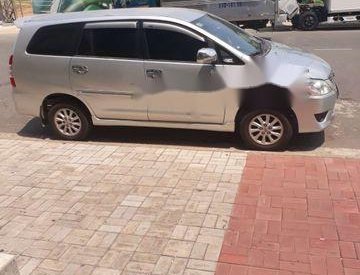 Toyota Innova 2013 - Chính chủ bán Toyota Innova đời 2013, màu bạc