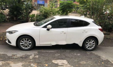 Mazda 3 2015 - Bán Mazda 3 đời 2015, màu trắng, 590tr