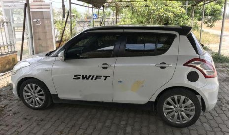Suzuki Swift 2016 - Cần bán xe Suzuki Swift năm sản xuất 2016, hai màu