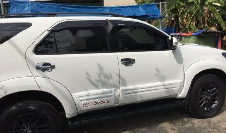Toyota Fortuner 2015 - Bán Toyota Fortuner sản xuất năm 2015, màu trắng  