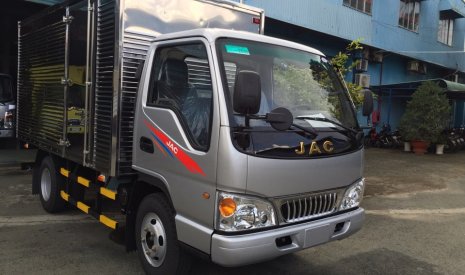2017 - Bán xe tải JAC 2T4 mới, máy công nghệ Isuzu bảo hành 3 năm