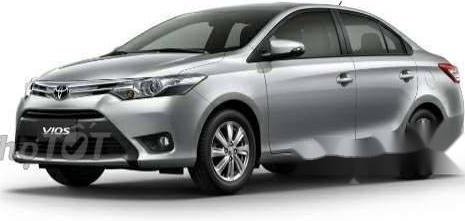 Toyota Vios 2017 - Cần bán Toyota Vios đời 2017, màu bạc