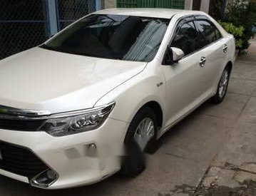 Toyota Camry 2018 - Bán Toyota Camry sản xuất năm 2018, màu trắng, xe mới 99 %