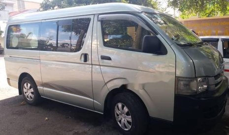 Toyota Hiace 2009 - Bán Toyota Hiace năm sản xuất 2009, màu xanh