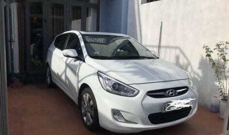 Hyundai Accent 2014 - Bán Hyundai Accent sản xuất năm 2014, màu trắng, xe nhập  