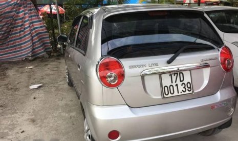 Chevrolet Spark 2015 - Cần bán lại xe Chevrolet Spark đời 2015, màu bạc, 162 triệu