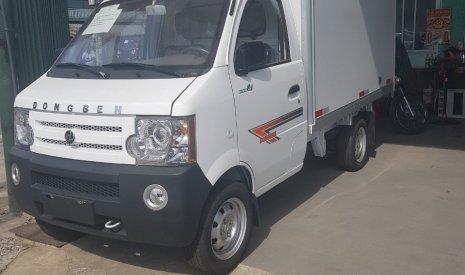 Xe tải 500kg - dưới 1 tấn 2018 - Bán gấp xe tải Dongben 800kg thùng composite giá siêu rẻ, trả góp 90%