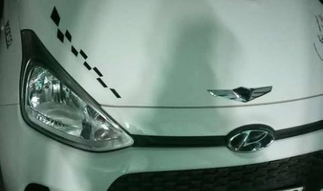 Hyundai Grand i10   2018 - Bán Hyundai Grand i10 sản xuất năm 2018, màu trắng chính chủ, 310tr