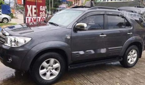 Toyota Fortuner  G 2011 - Bán Toyota Fortuner G sản xuất năm 2011, màu xám còn mới, giá chỉ 625 triệu