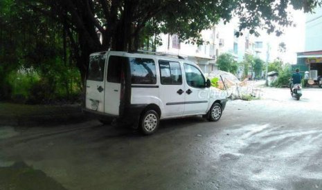 Fiat Doblo   2004 - Bán ô tô Fiat Doblo đời 2004, màu trắng, xe còn đẹp