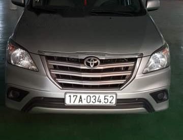 Toyota Innova   2014 - Cần bán gấp Toyota Innova sản xuất năm 2014, màu bạc còn mới